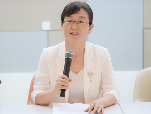 说明: H:\近期工作\9月15日-认家门活动\通讯稿\照片\1-熊书记致辞.png